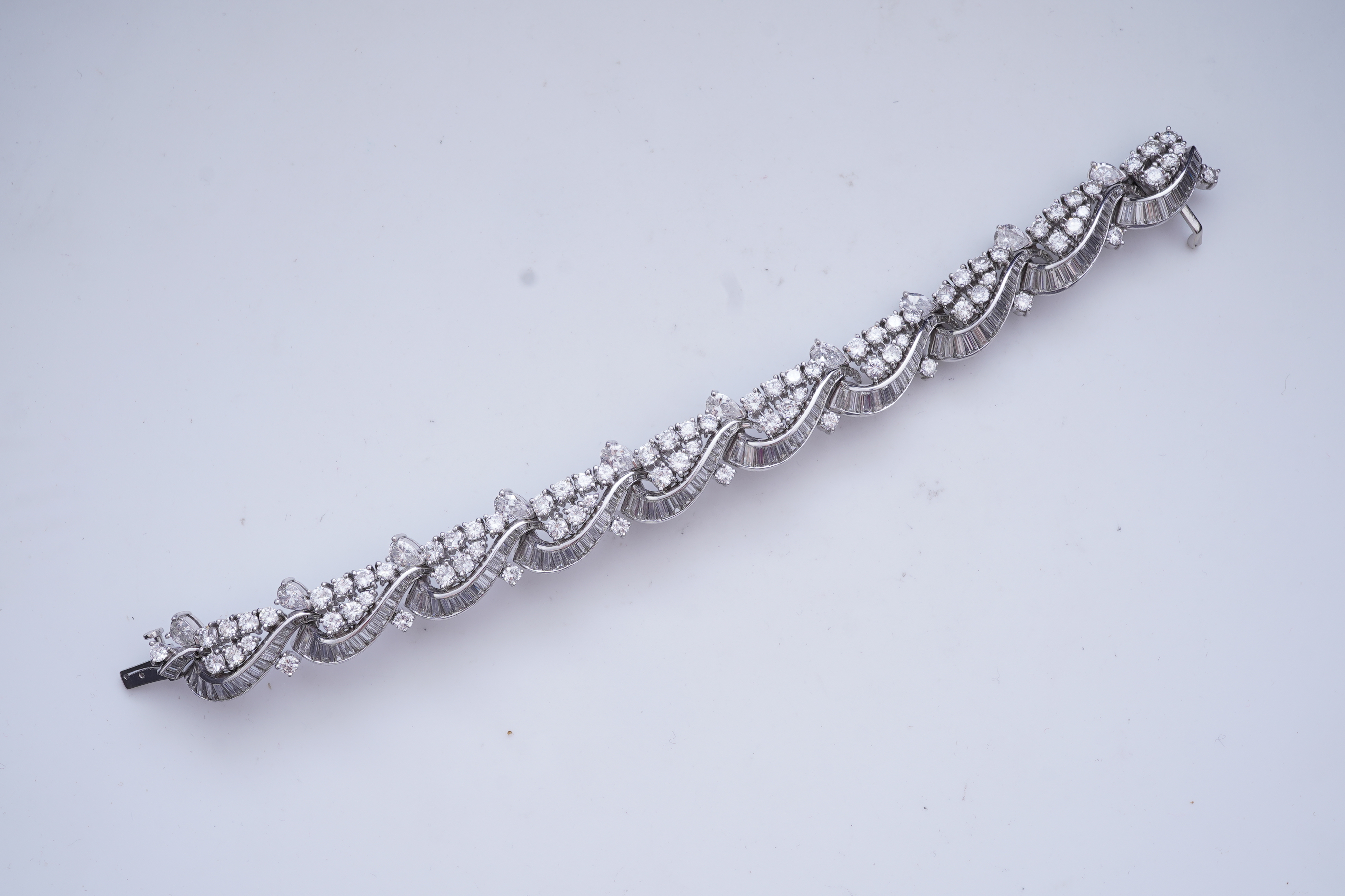 An attractive diamond bracelet, second half 20th century